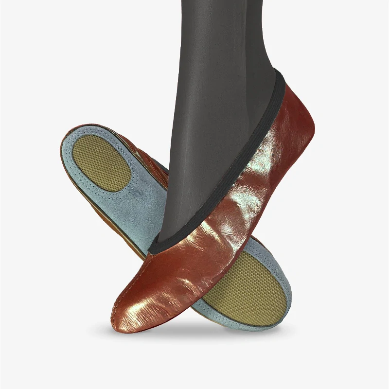 Cvičky univerzální BASIC UNI kožené lesklé WINS 33 červená