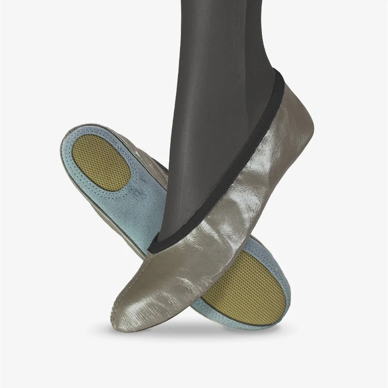 Cvičky univerzální BASIC UNI kožené lesklé WINS 33 červená