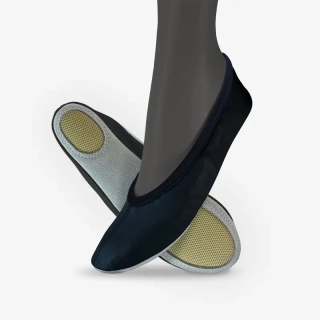 Cvičky univerzální BASIC UNI kožené matné WINS 48 černá