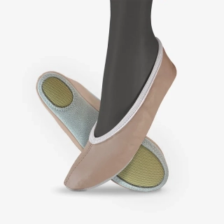 Cvičky univerzální BASIC UNI kožené matné WINS 47 tělová