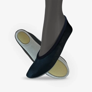 Cvičky univerzální BASIC UNI syntetické WINS  29,5 černá